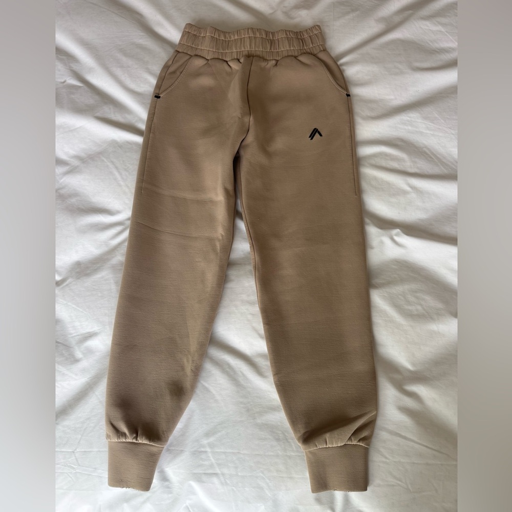Alphalete Tan Jogger Sweatpants